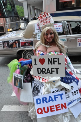 Illustration for article titled Fake Poop, Men In Dresses, Merril Hoge, And A Pissed-Off Steelers Fan: Killing Time At The NFL Draft